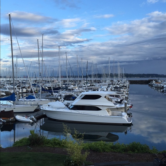 Meet your Posher, Farah - Picture 1 of 1